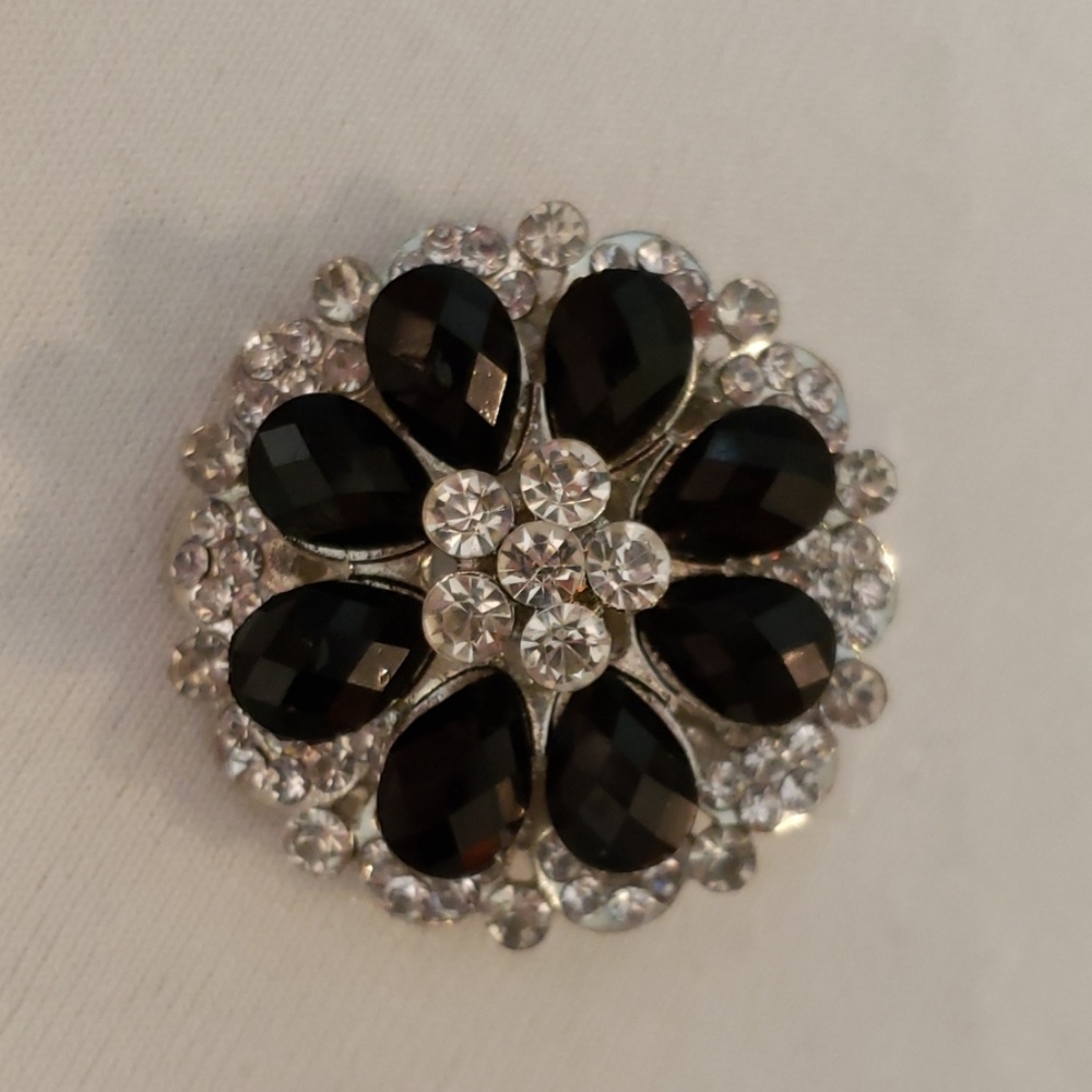 Black Rhinestone Brooch - Picture 2 of 2
